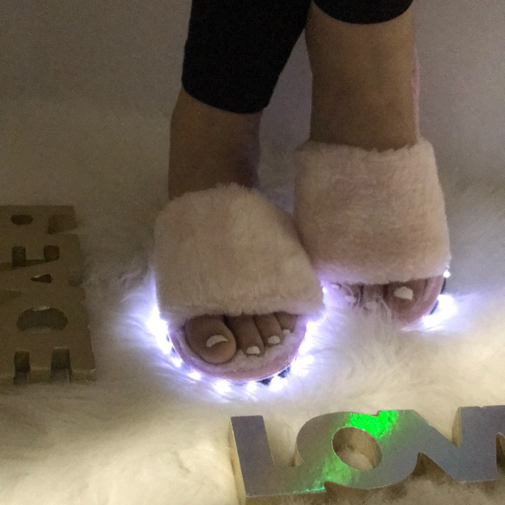 Fur Slippers With Lights - Picture 5 of 8